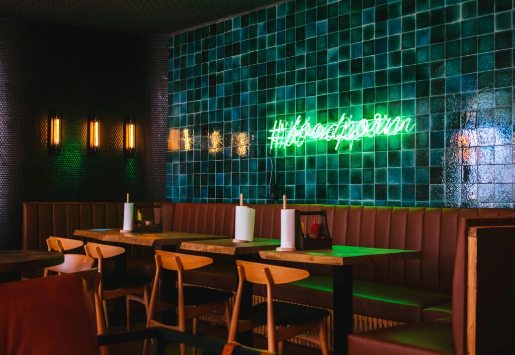 Visual restoran estetik dengan desain modern dan plating cantik
