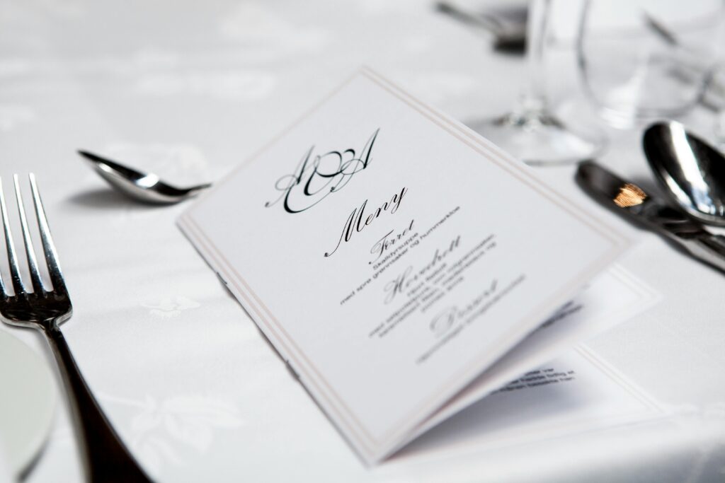 Foto menu estetik restoran hasil karya Restoshoot dengan pencahayaan natural dan styling profesional.